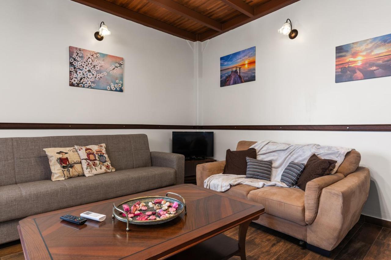 Angi&george House
